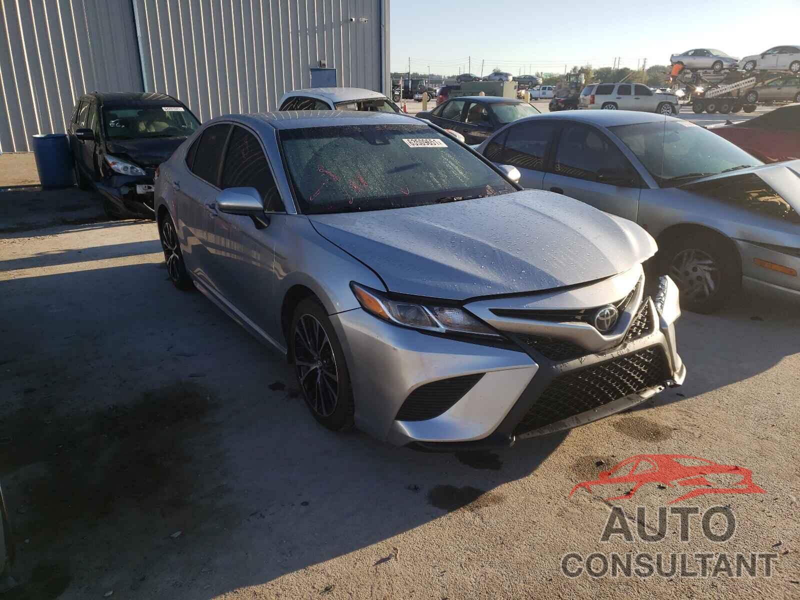 TOYOTA CAMRY 2018 - 4T1B11HKXJU061105