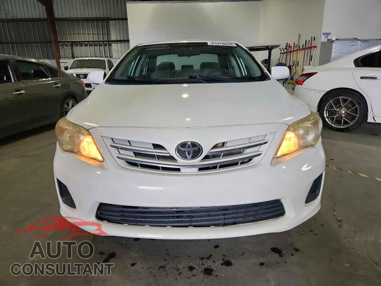TOYOTA COROLLA 2013 - 5YFBU4EE0DP097267