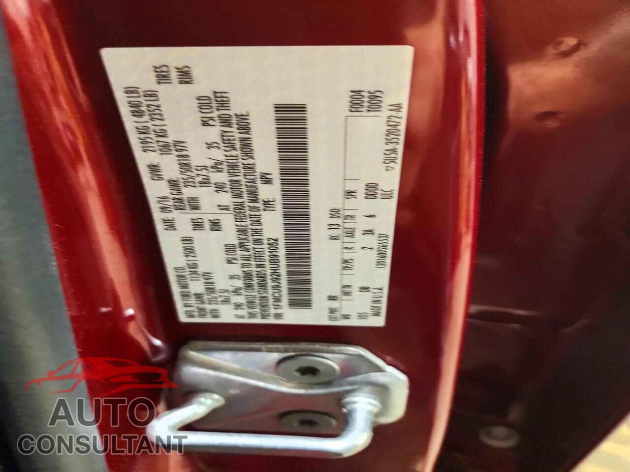 FORD ESCAPE 2017 - 1FMCU9J92HUB91052