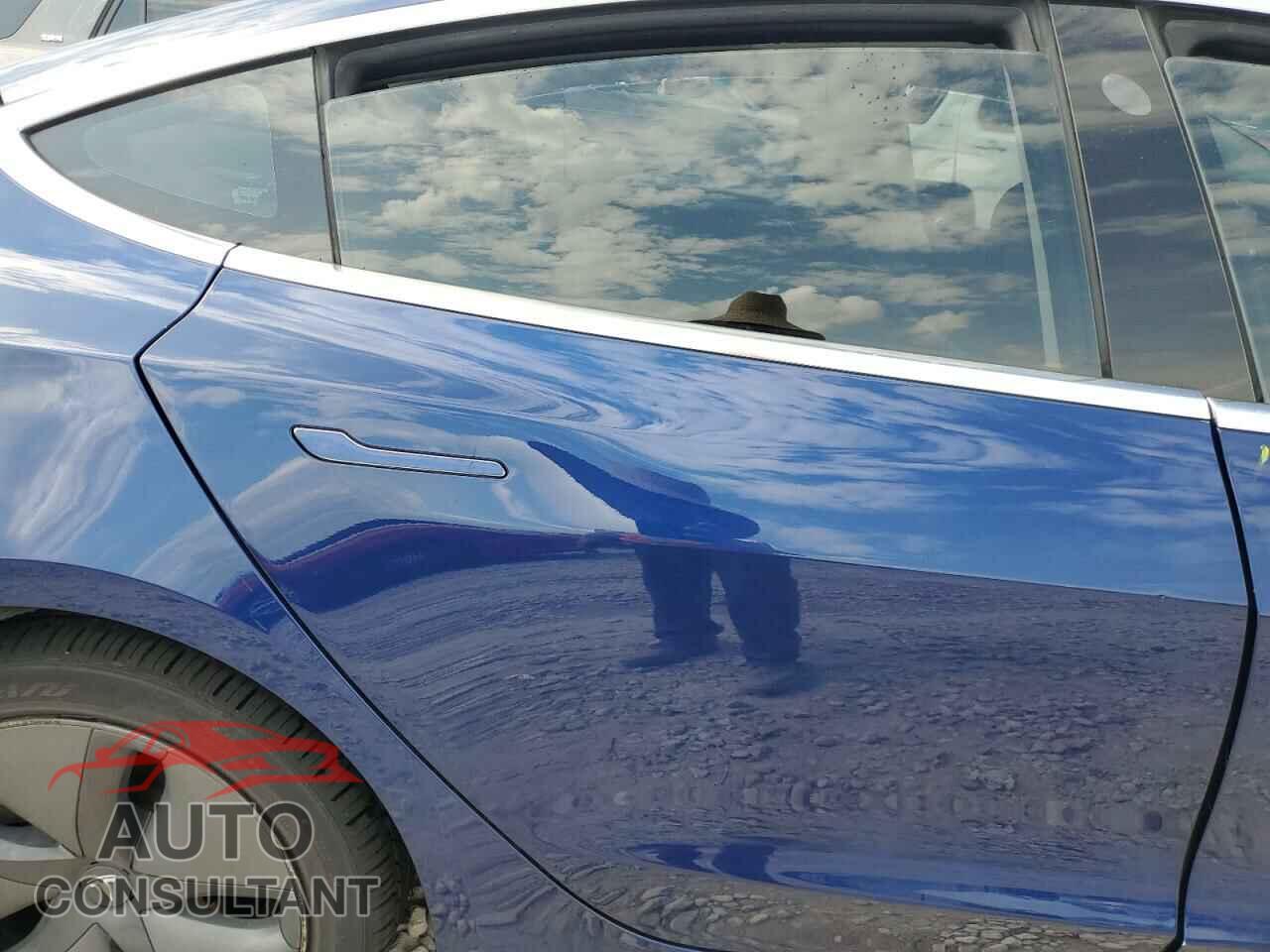 TESLA MODEL 3 2018 - 5YJ3E1EA0JF041818