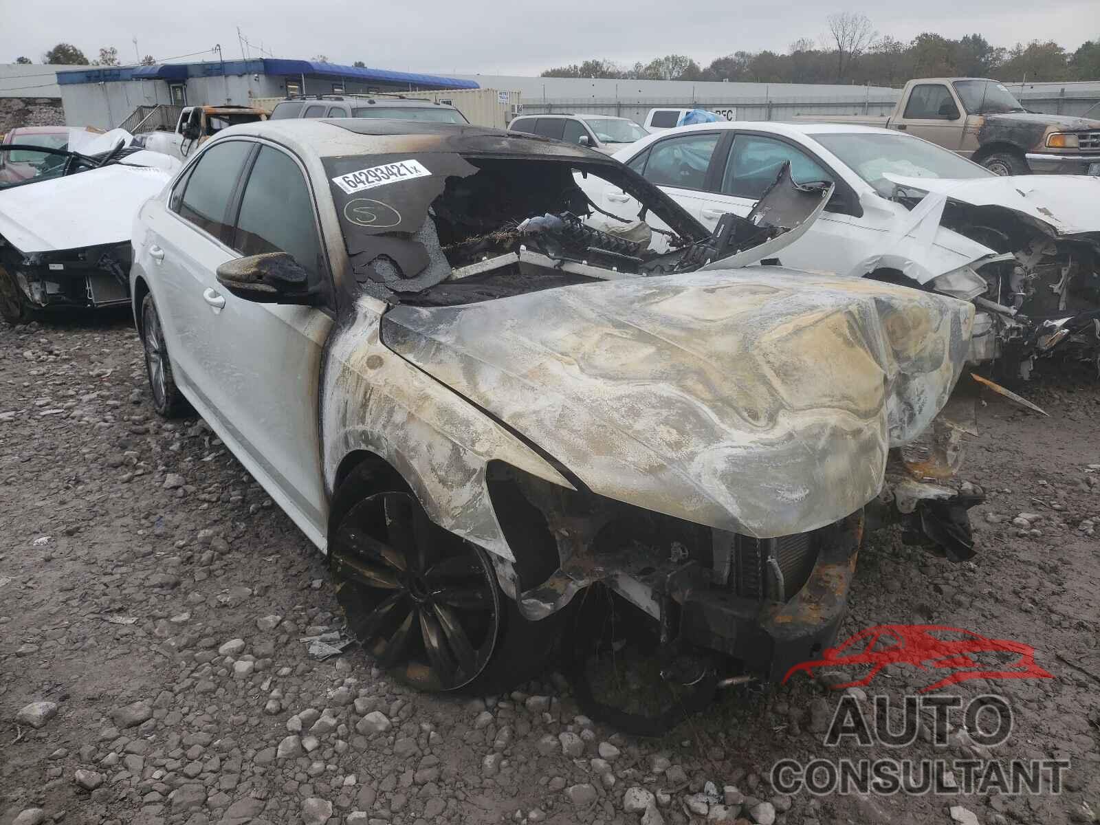 VOLKSWAGEN PASSAT 2018 - 1VWBA7A37JC043139