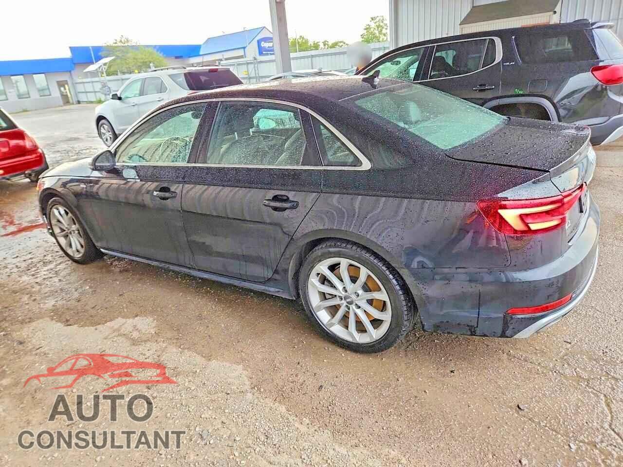 AUDI A4 2019 - WAUDNAF43KN018899