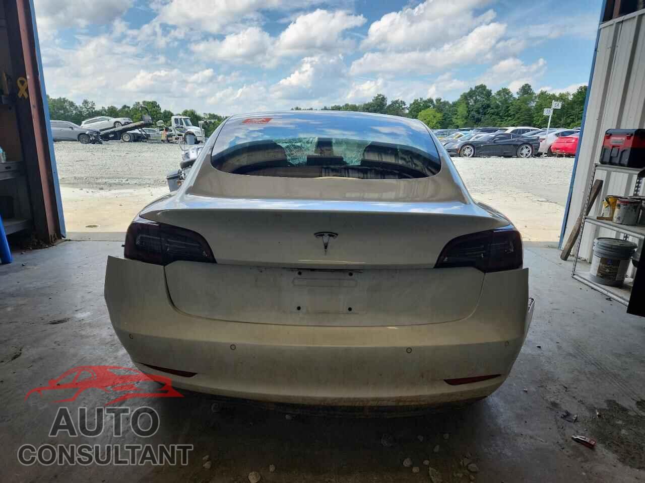 TESLA MODEL 3 2018 - 5YJ3E1EA3JF098787