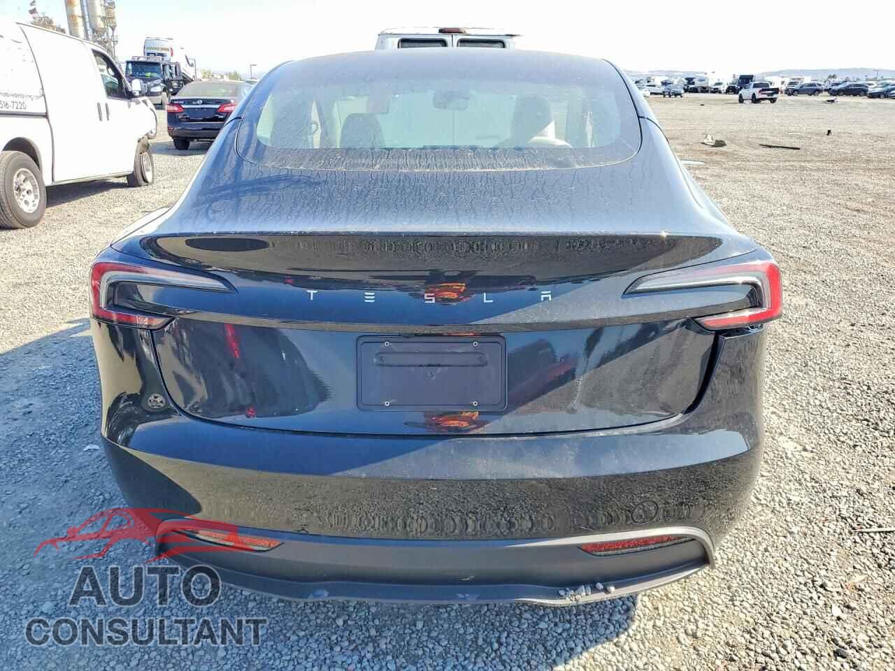 TESLA MODEL 3 2024 - 5YJ3E1EA0RF815528
