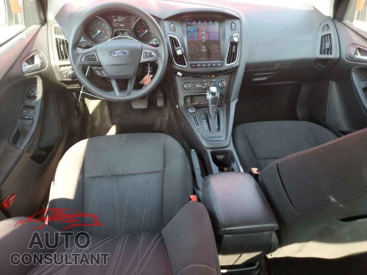 FORD FOCUS 2015 - 1FADP3F22FL205310