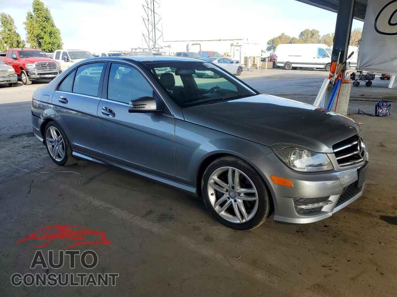 MERCEDES-BENZ C-CLASS 2014 - WDDGF8AB7EA943540