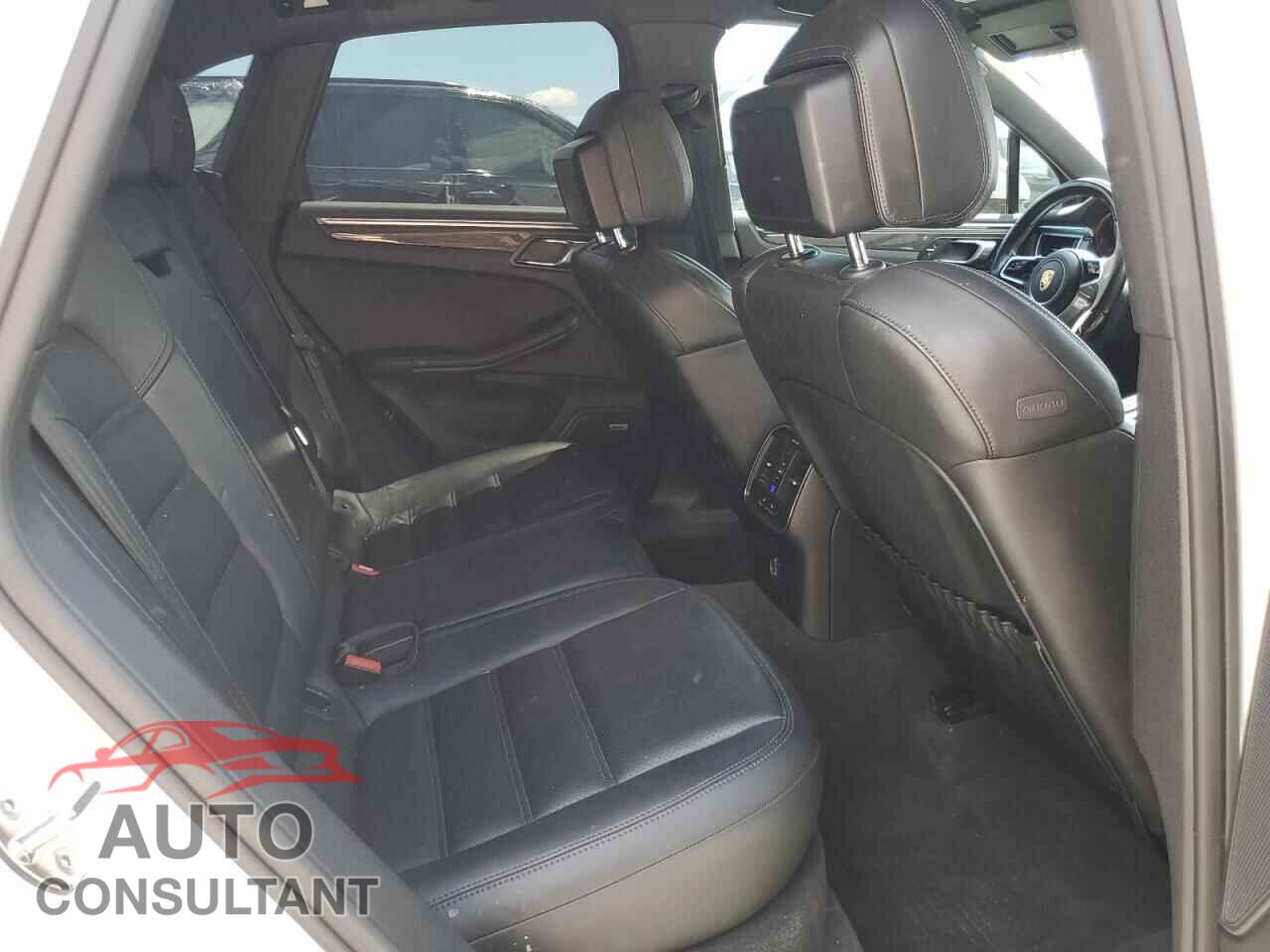 PORSCHE MACAN 2018 - WP1AG2A59JLB60057