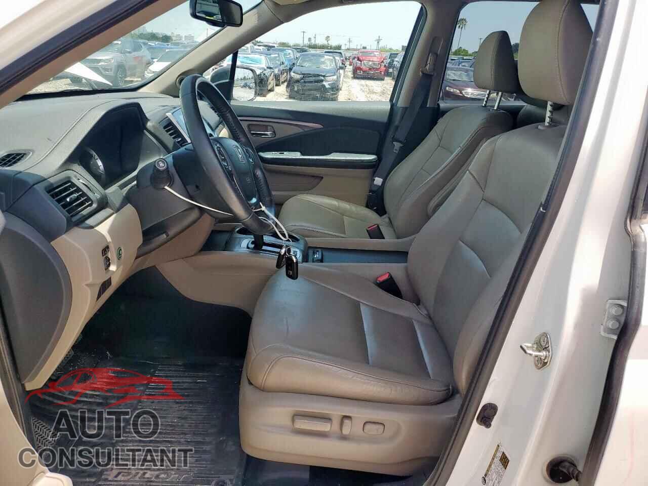 HONDA PILOT 2017 - 5FNYF6H53HB017019