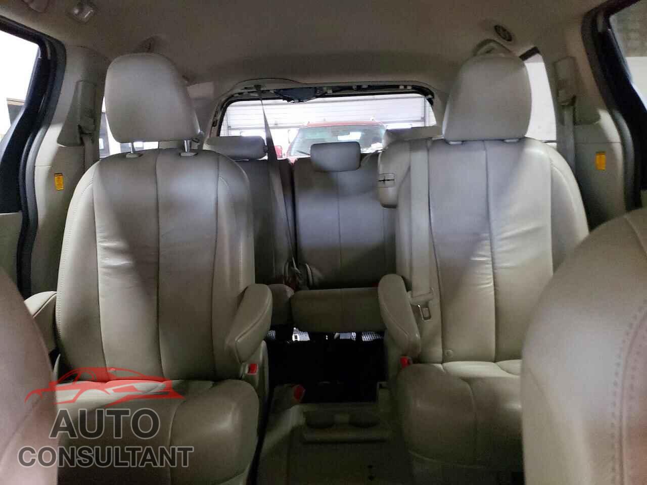 TOYOTA SIENNA 2011 - 5TDYK3DC0BS066471