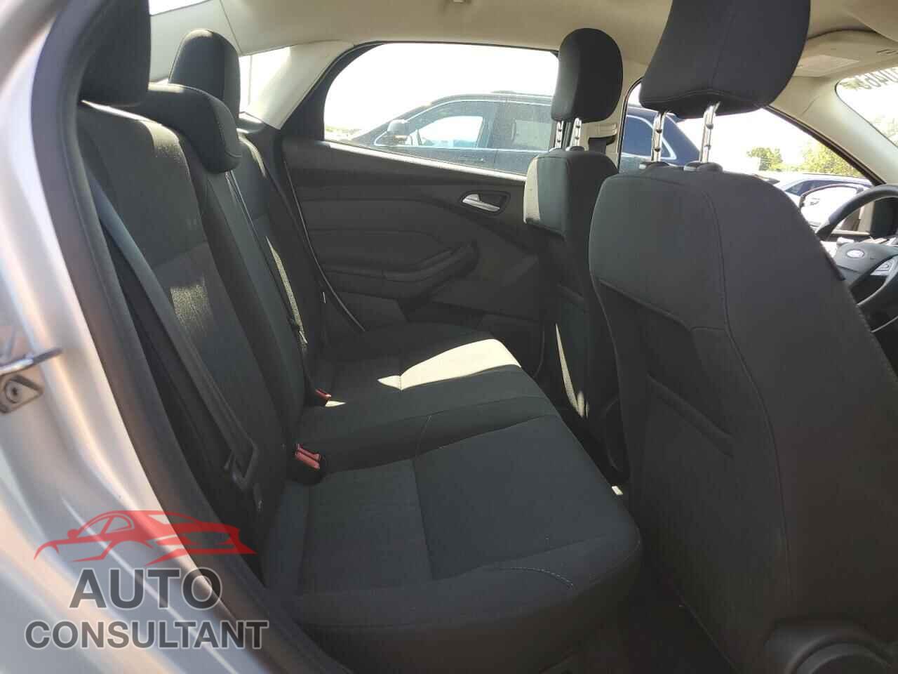 FORD FOCUS 2015 - 1FADP3F25FL367691