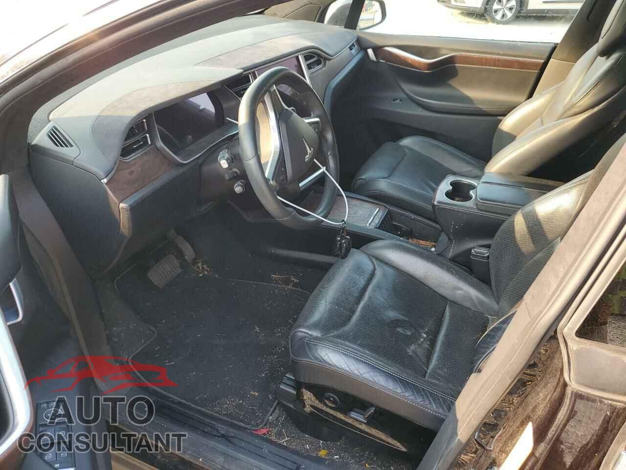 TESLA MODEL X 2016 - 5YJXCAE28GF005190