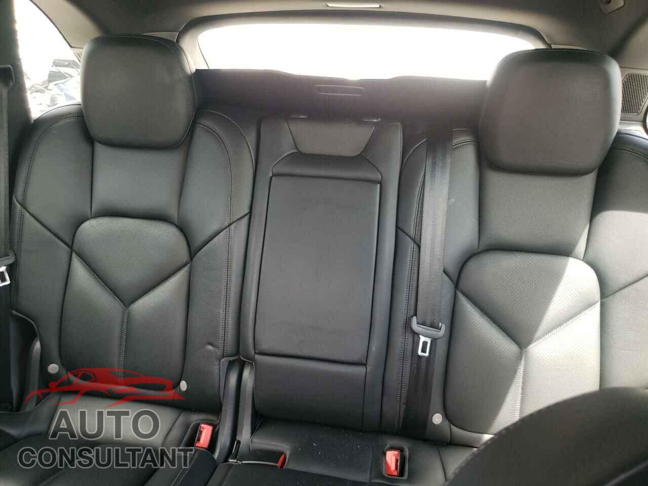 PORSCHE CAYENNE 2018 - WP1AA2A2XJKA06101