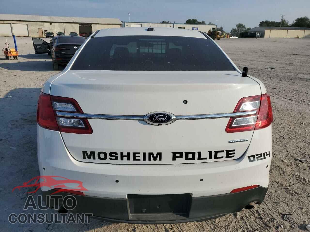 FORD TAURUS 2017 - 1FAHP2L87HG100214