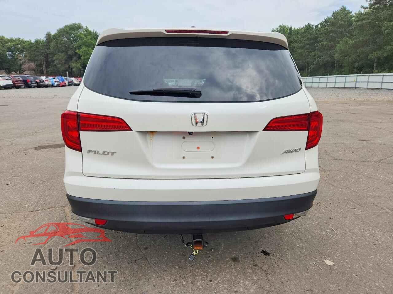 HONDA PILOT 2017 - 5FNYF6H56HB103845