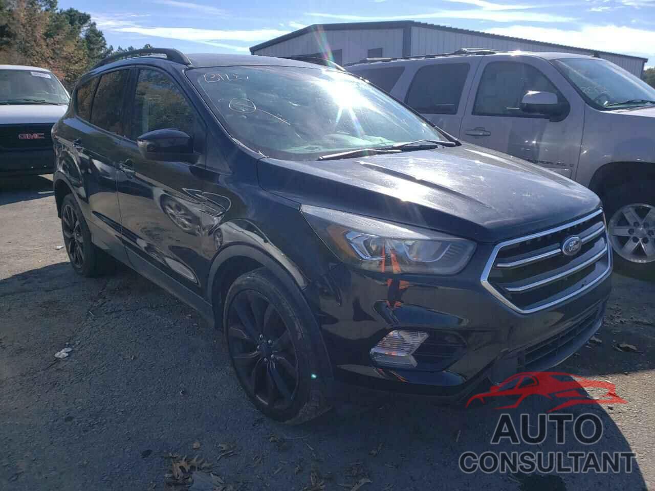 FORD ESCAPE 2017 - 1FMCU0GD5HUC18767