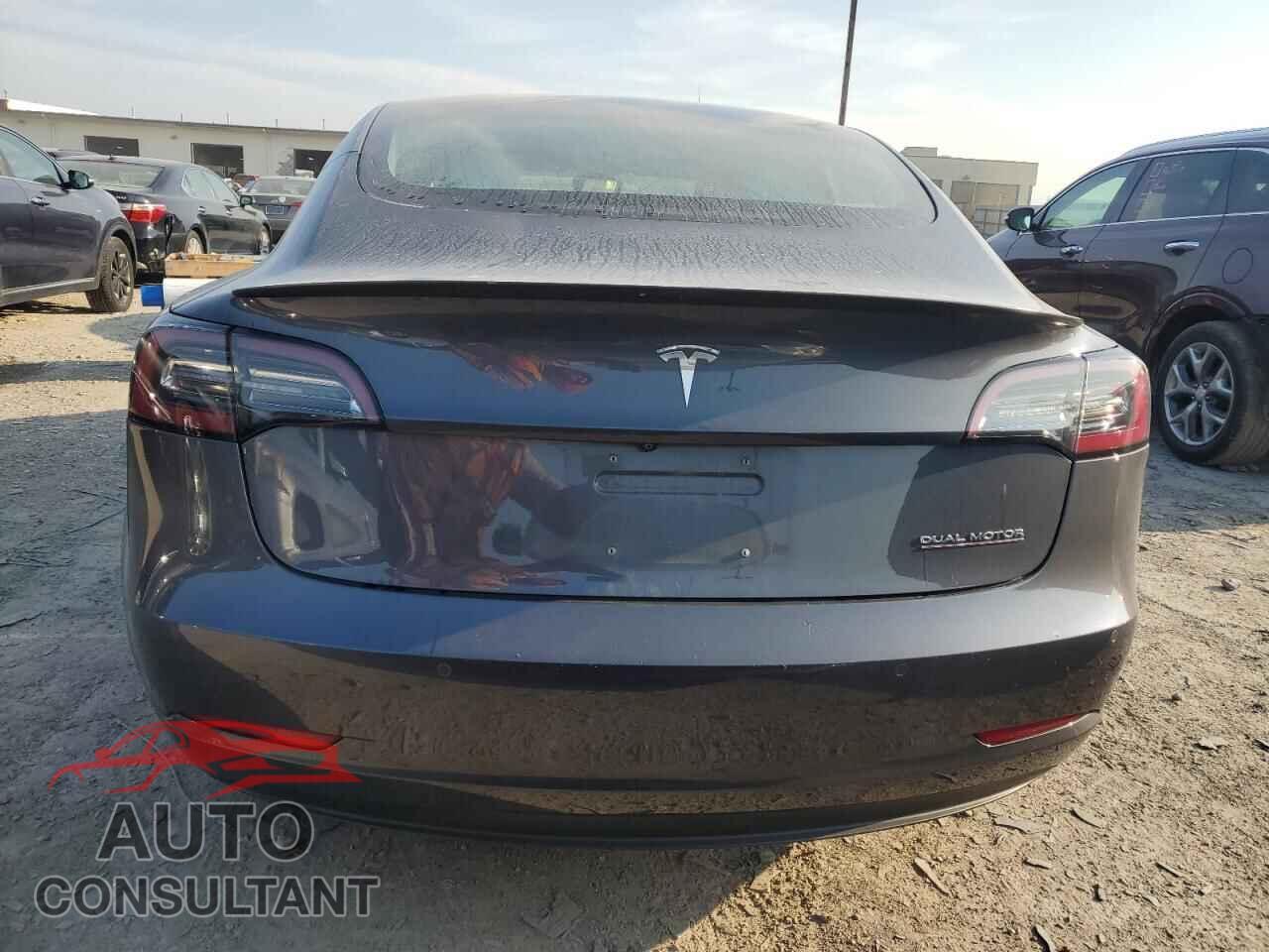 TESLA MODEL 3 2018 - 5YJ3E1EB6JF171143