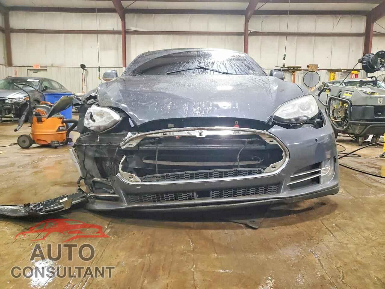 TESLA MODEL S 2014 - 5YJSA1H25EFP63142