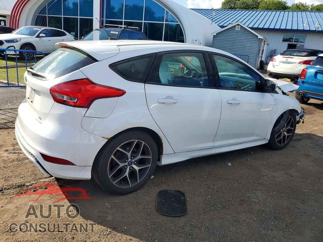 FORD FOCUS 2016 - 1FADP3K28GL381348