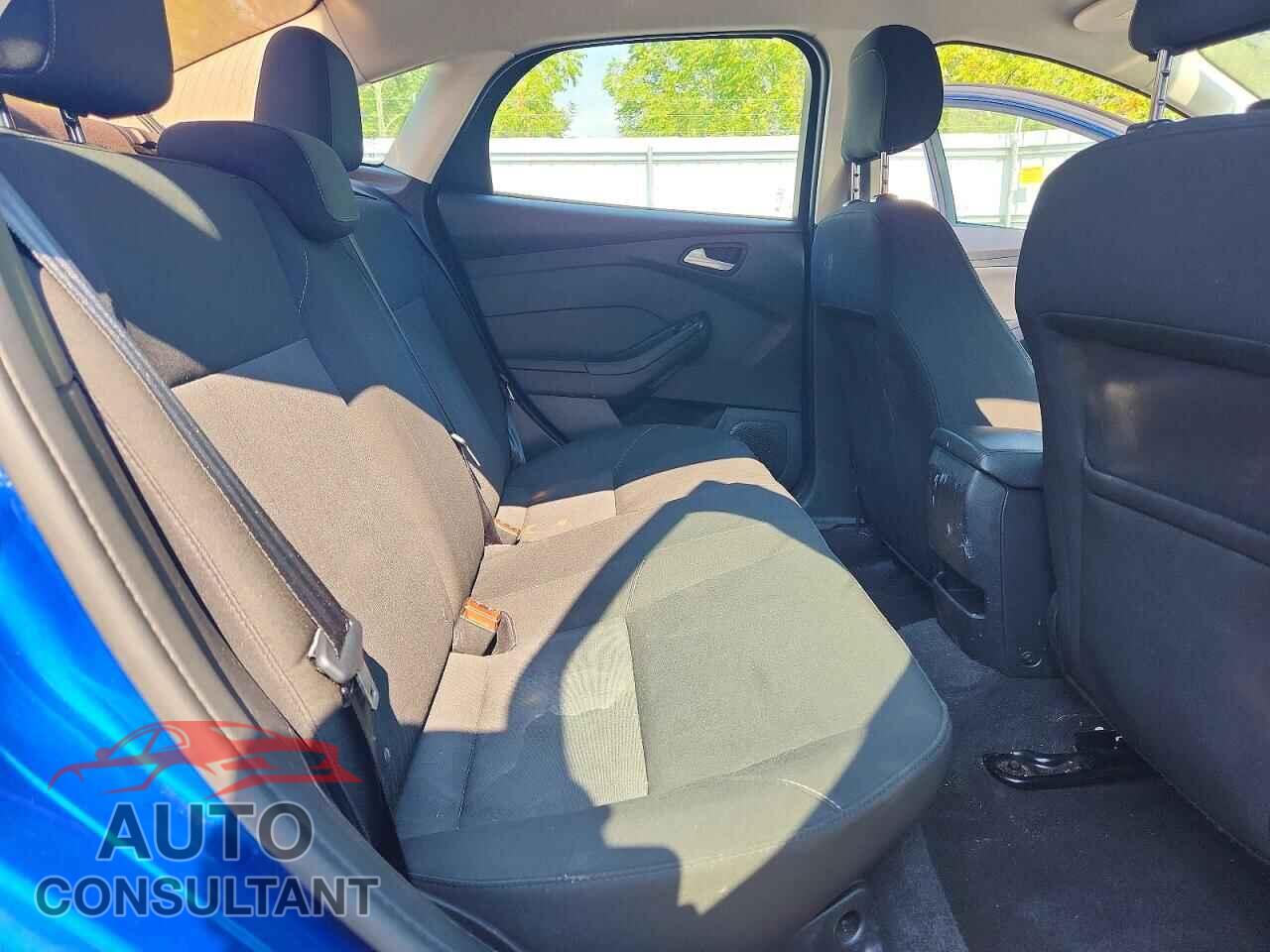 FORD FOCUS 2018 - 1FADP3FE6JL299548