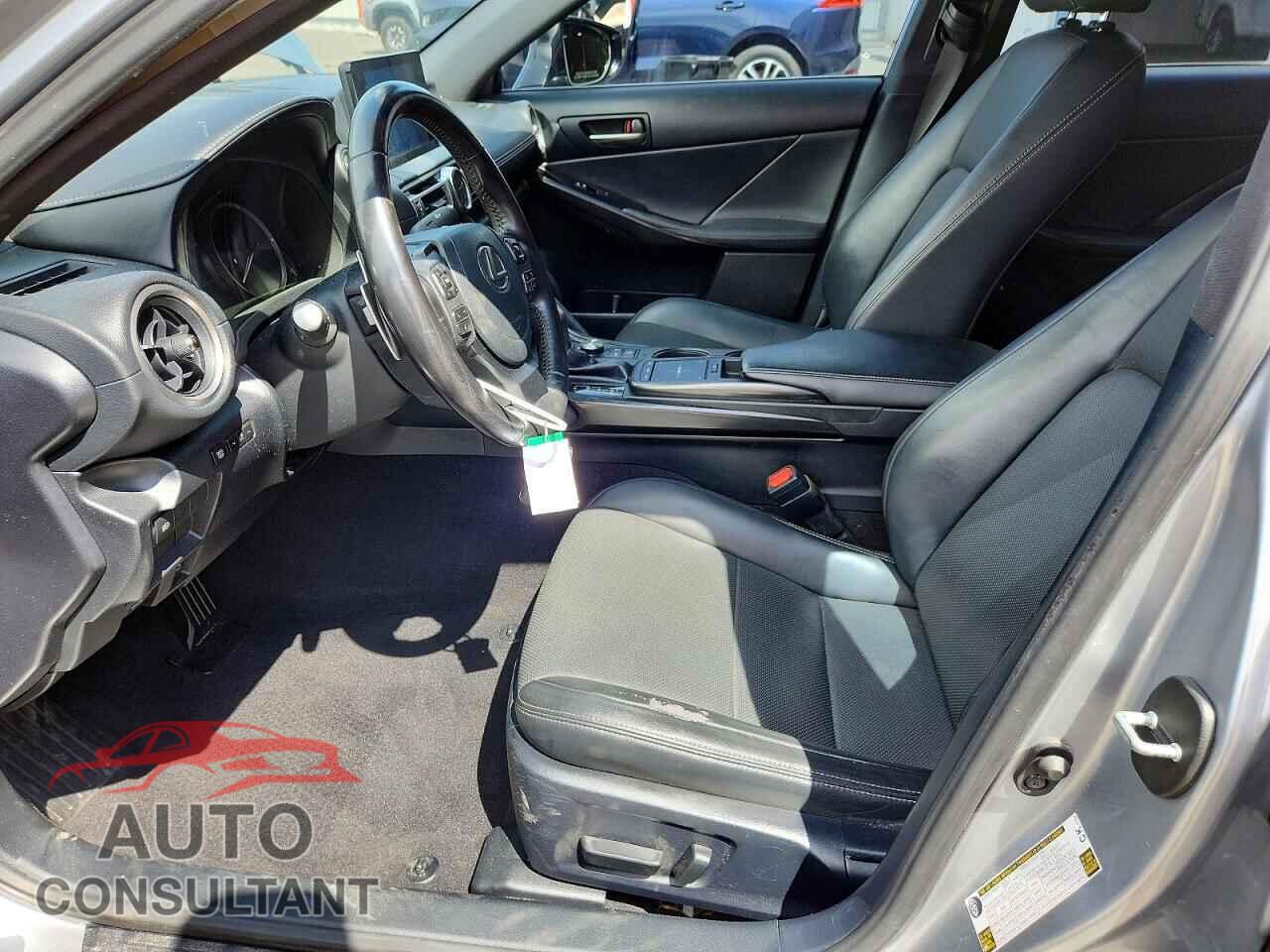 LEXUS IS 2021 - JTHAA1D29M5112502