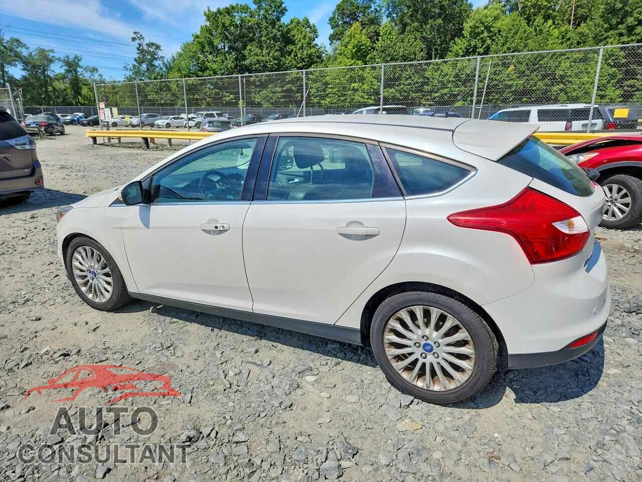 FORD FOCUS 2012 - 1FAHP3N23CL289300