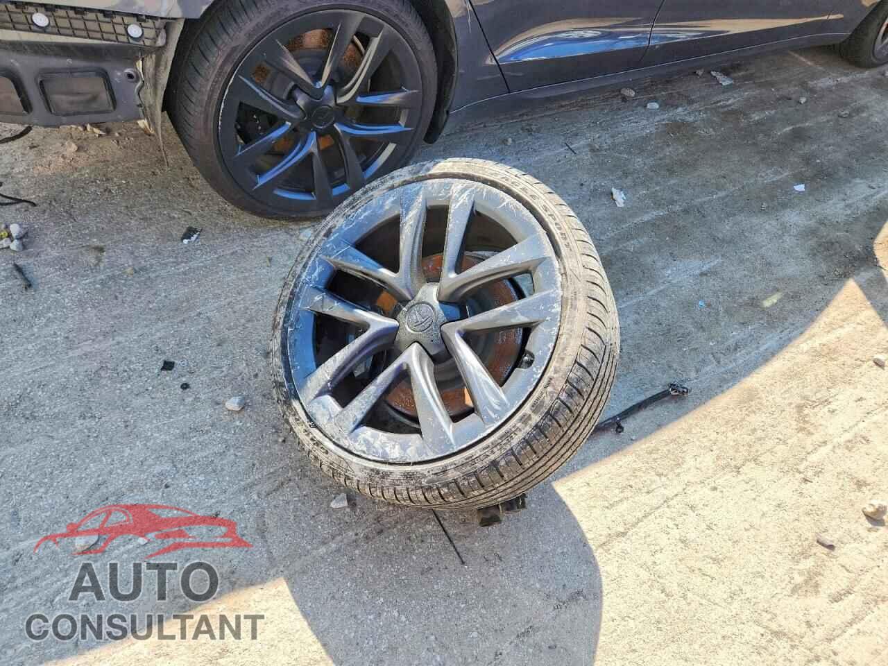 TESLA MODEL S 2023 - 5YJSA1E54PF520164