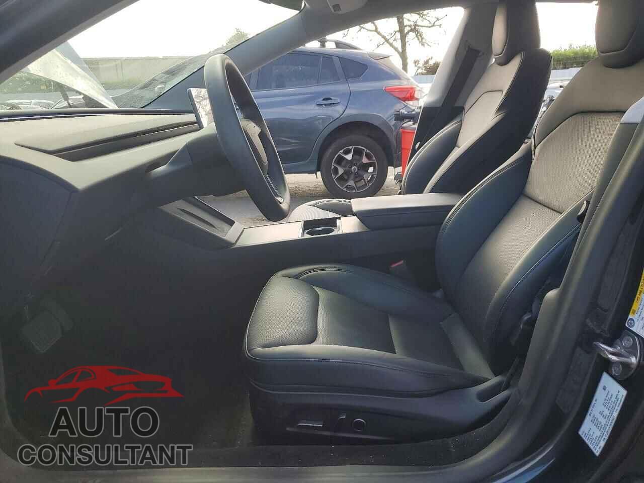 TESLA MODEL 3 2024 - 5YJ3E1EA7RF825621