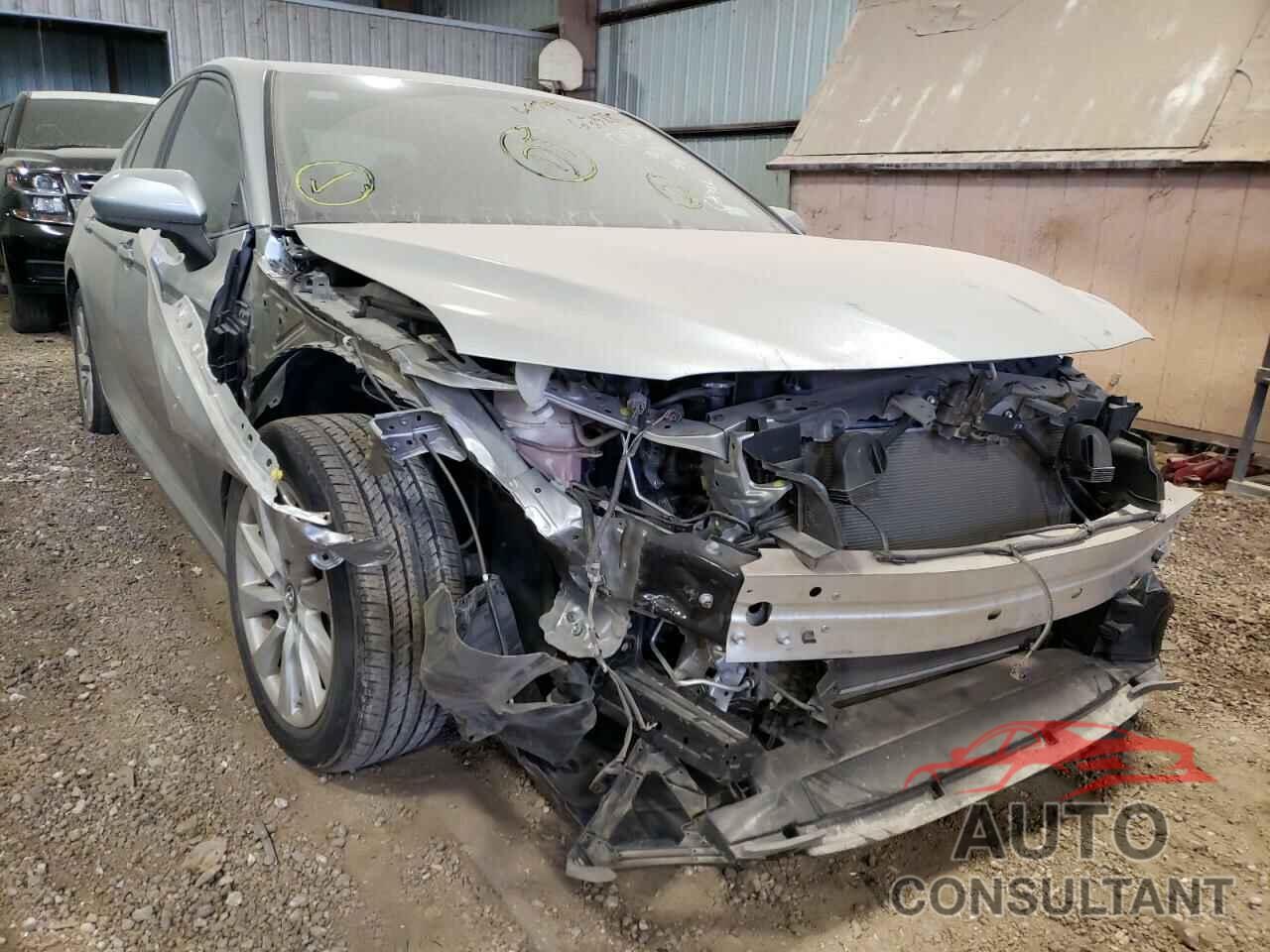 TOYOTA CAMRY 2018 - 4T1B11HK4JU062864
