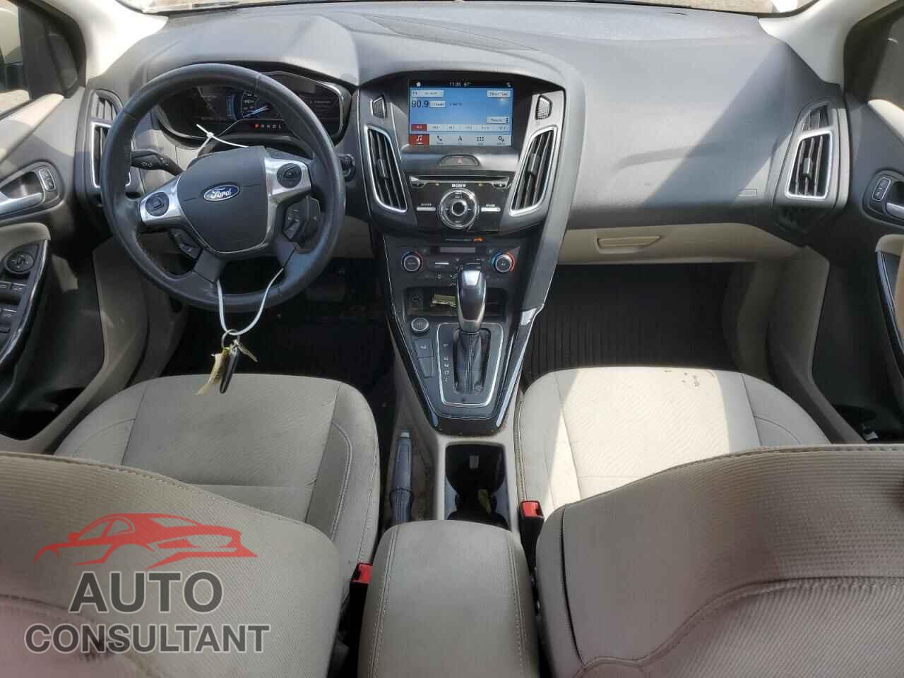 FORD FOCUS 2017 - 1FADP3R43HL228398