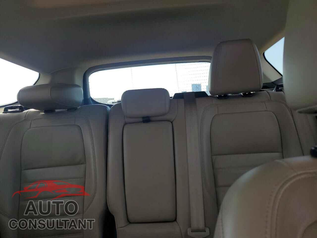 FORD ESCAPE 2017 - 1FMCU9J94HUB89030