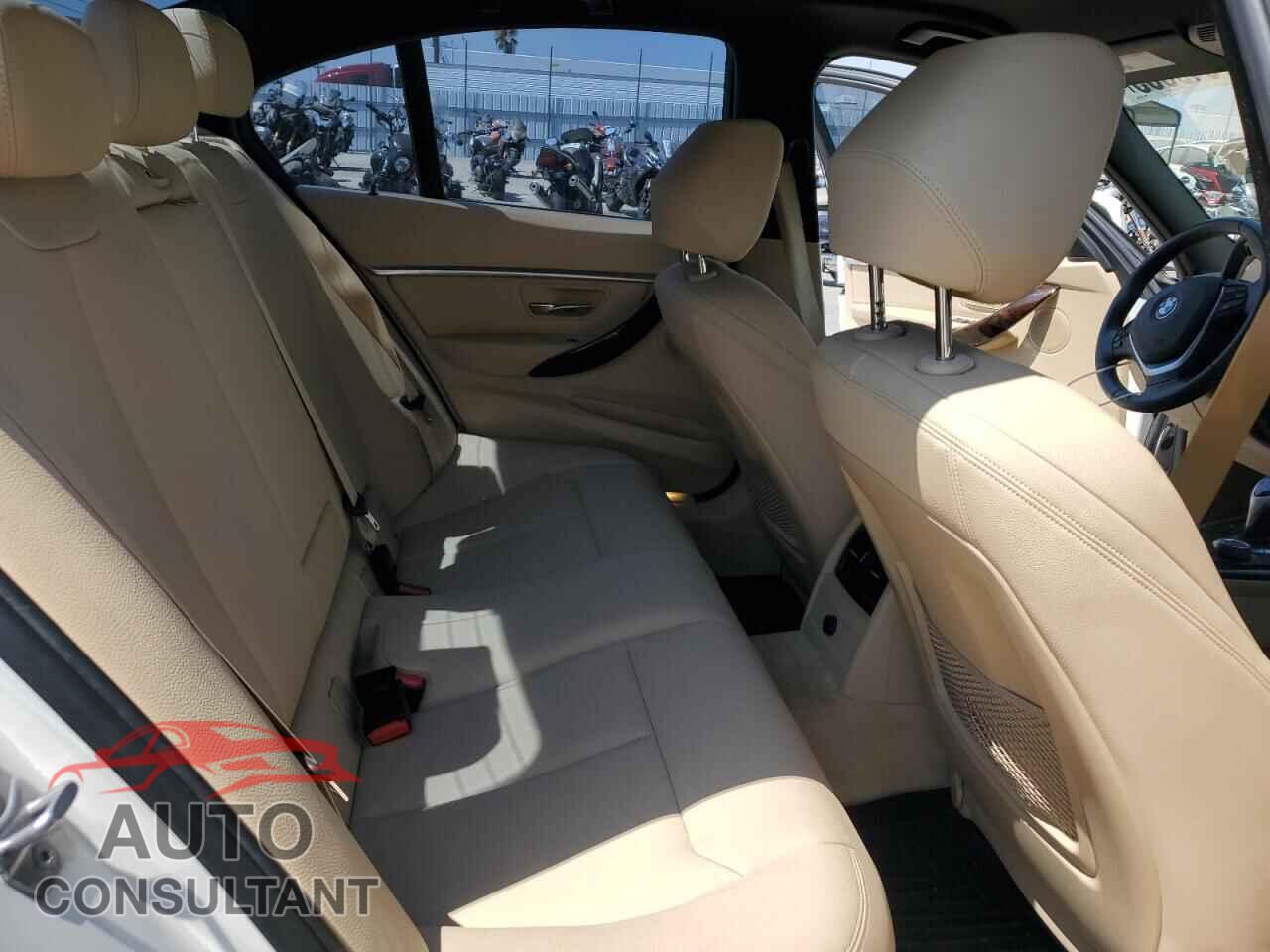 BMW 3 SERIES 2016 - WBA8E9G55GNU27937