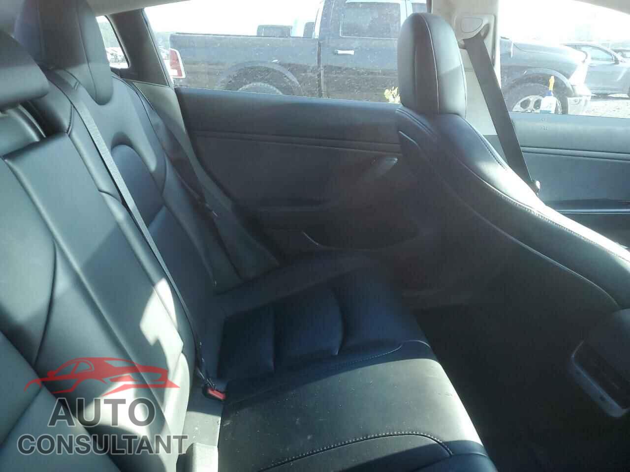 TESLA MODEL 3 2018 - 5YJ3E1EA0JF163532
