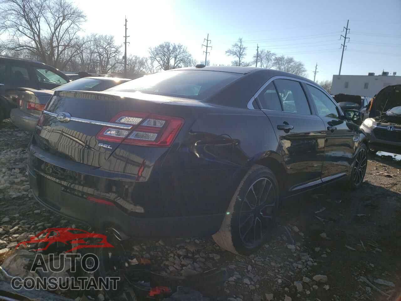 FORD TAURUS 2018 - 1FAHP2E8XJG123084