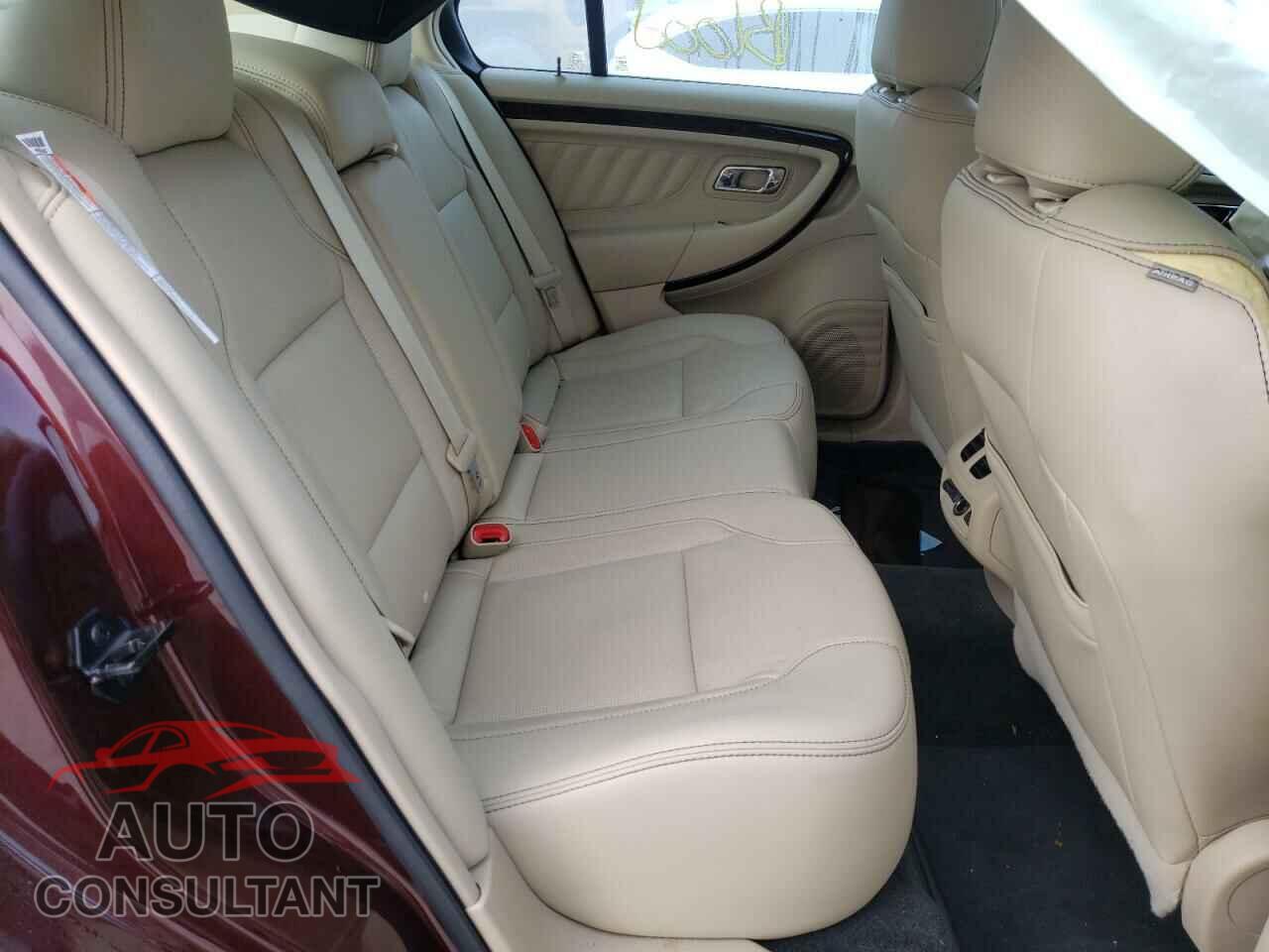 FORD TAURUS 2018 - 1FAHP2F82JG116824