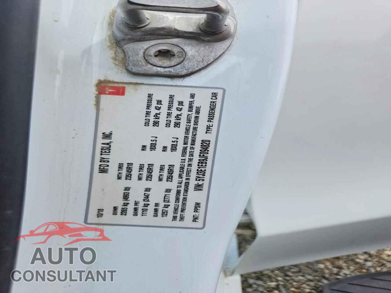 TESLA MODEL 3 2018 - 5YJ3E1EB9JF094820