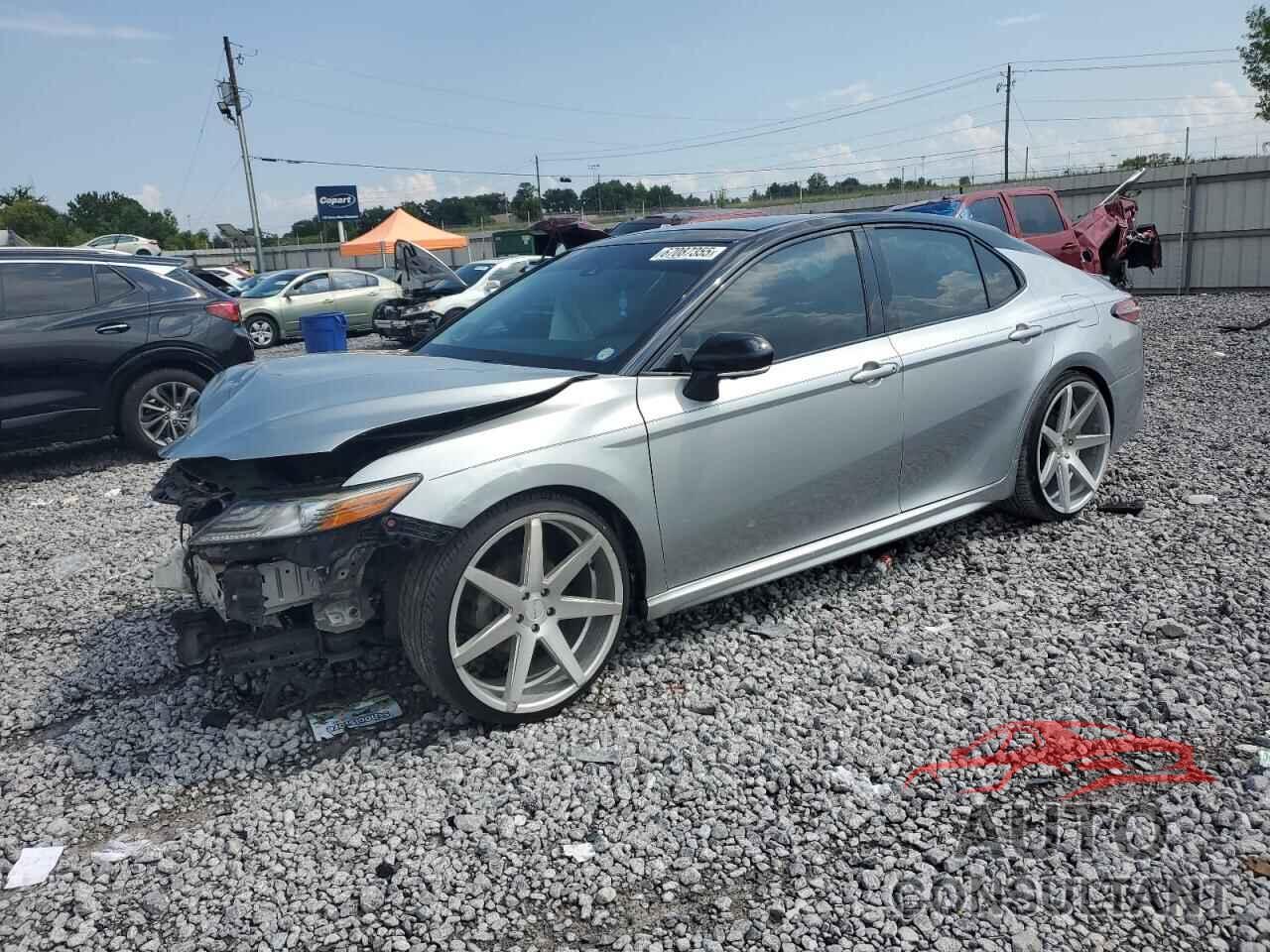 TOYOTA CAMRY 2018 - 4T1B61HK8JU069849