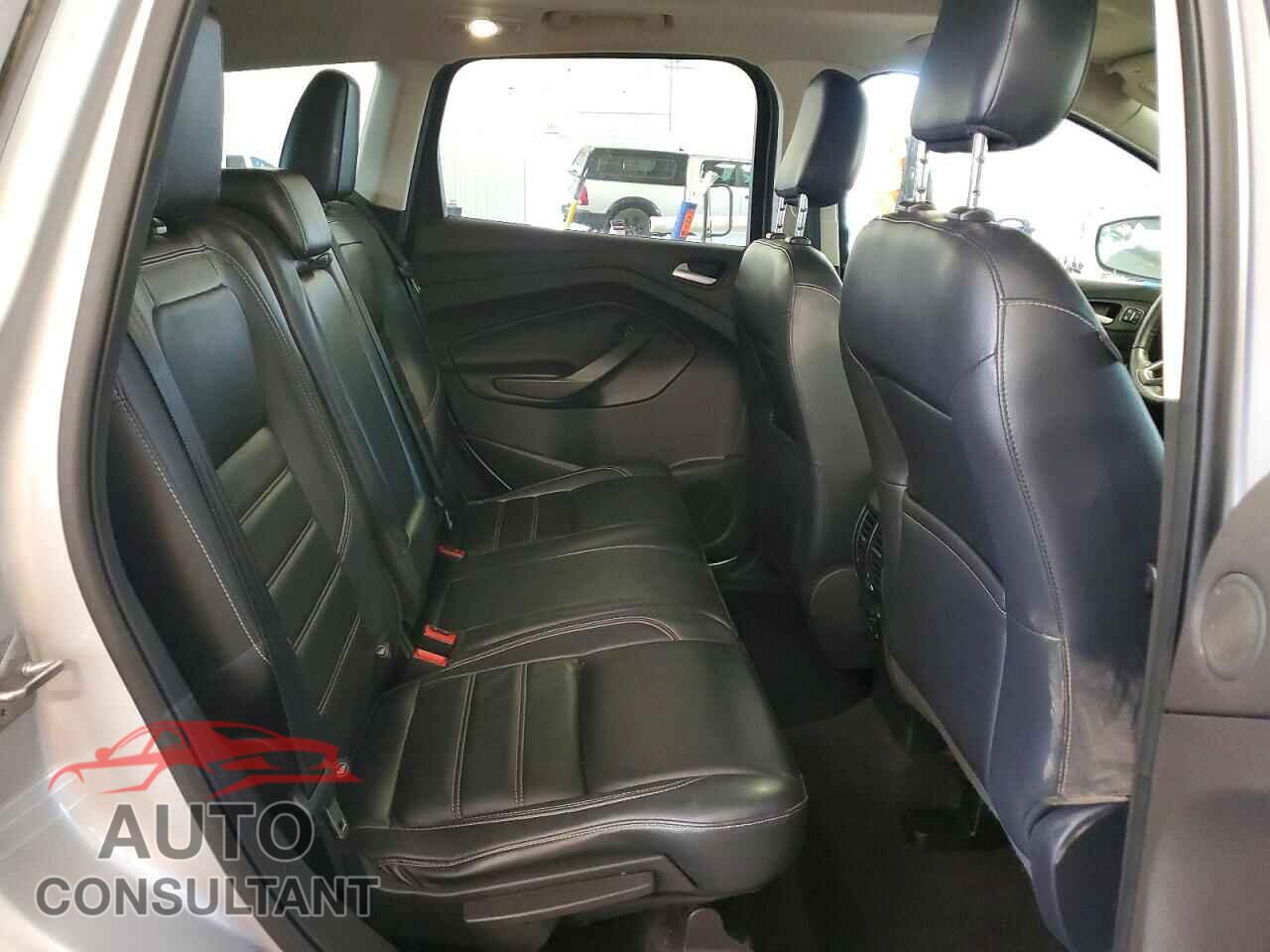 FORD ESCAPE 2018 - 1FMCU9J96JUC20199