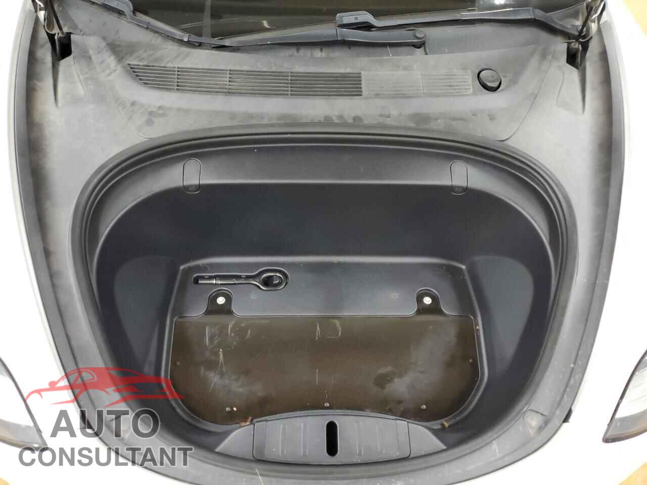 TESLA MODEL 3 2018 - 5YJ3E1EB5JF185745