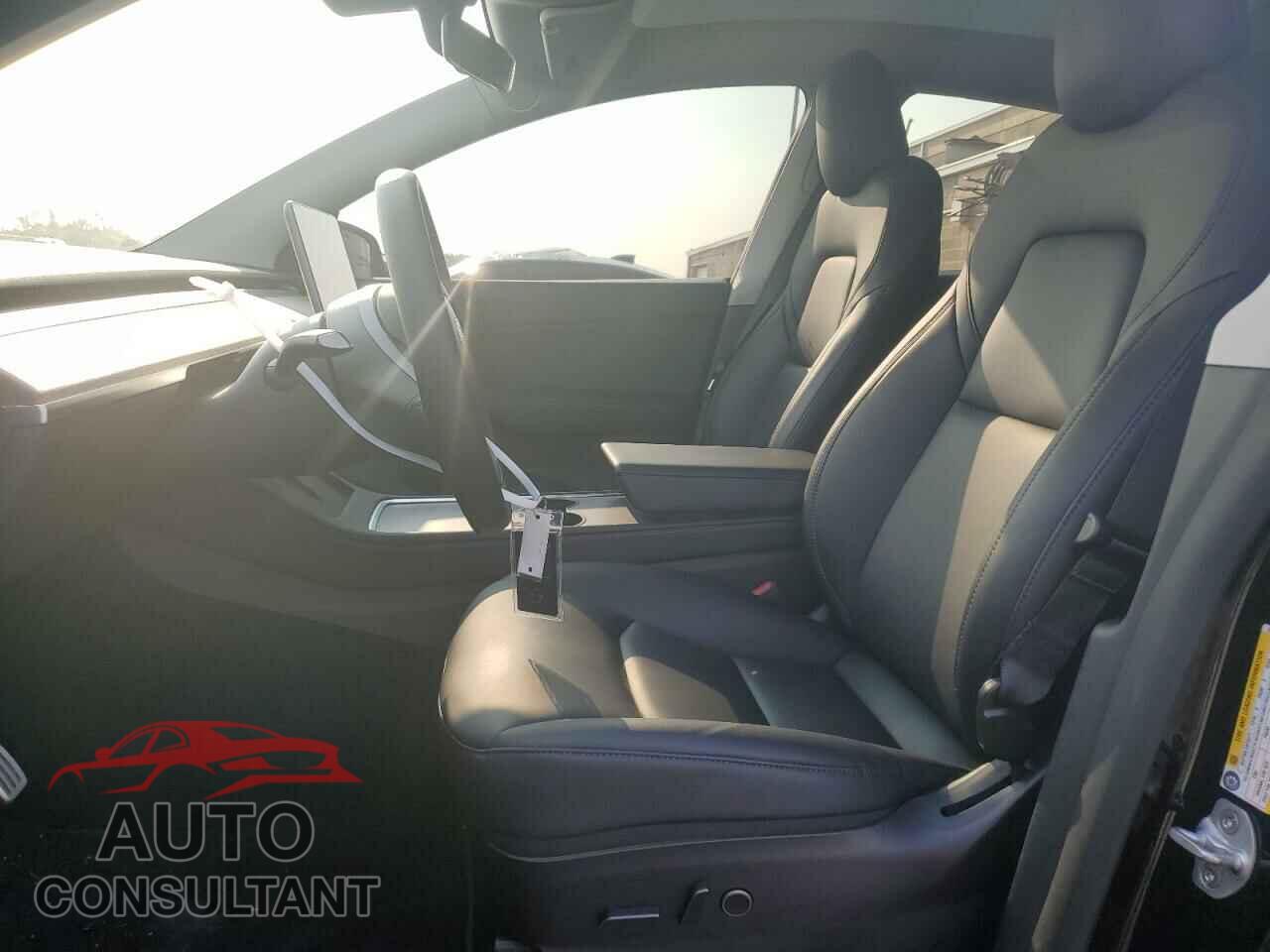 TESLA MODEL Y 2022 - 7SAYGDEF5NF512562