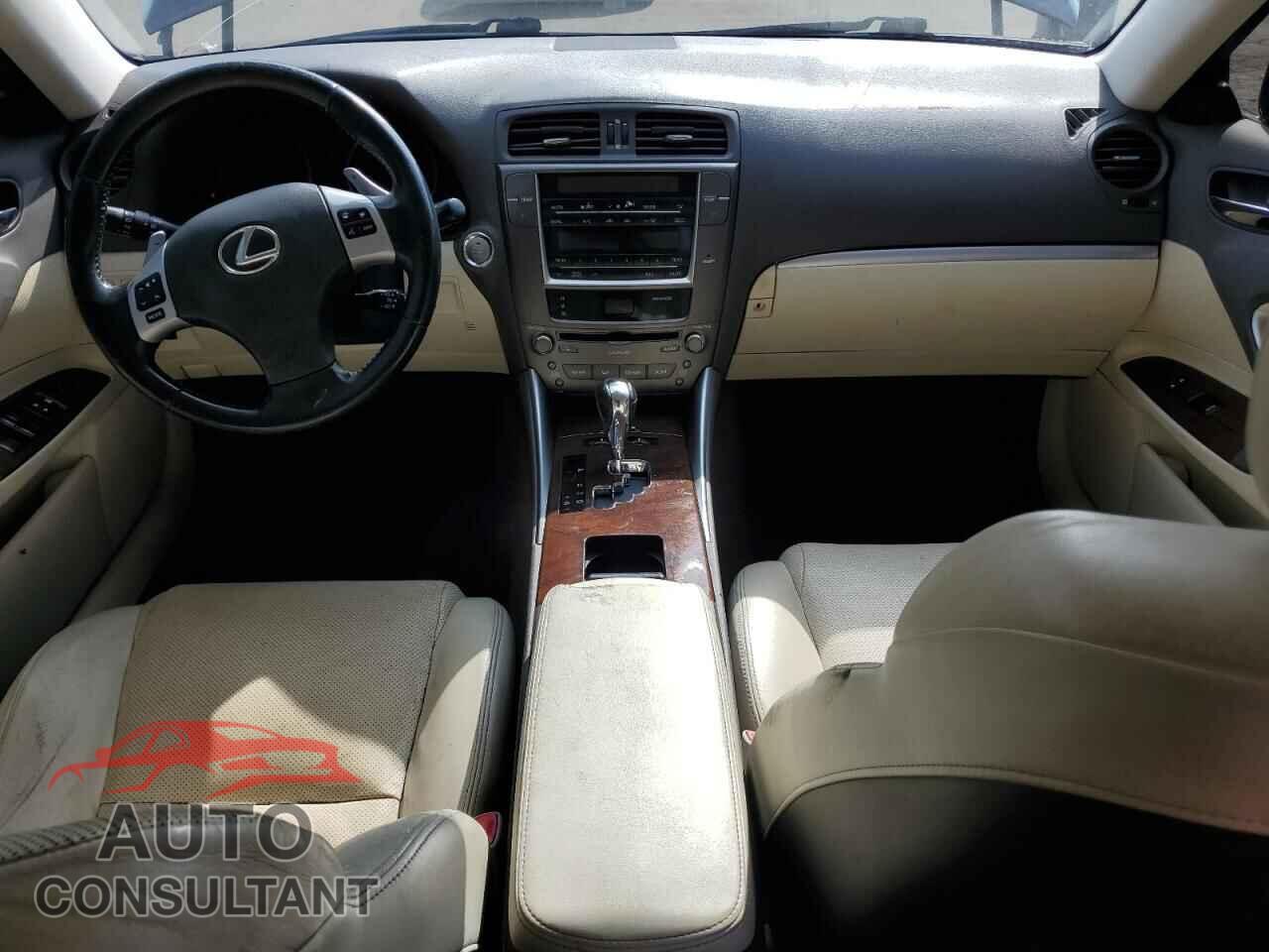 LEXUS IS 2012 - JTHCF5C21C5055147