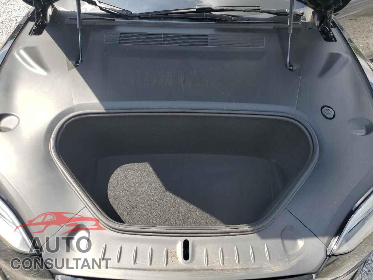TESLA MODEL S 2023 - 5YJSA1E53PF522648