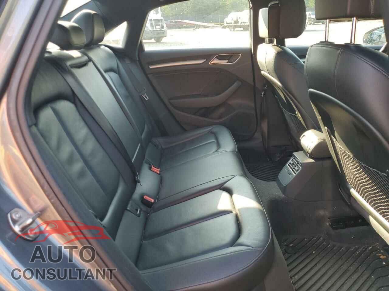 AUDI A3 2019 - WAUBEGFF4K1021636