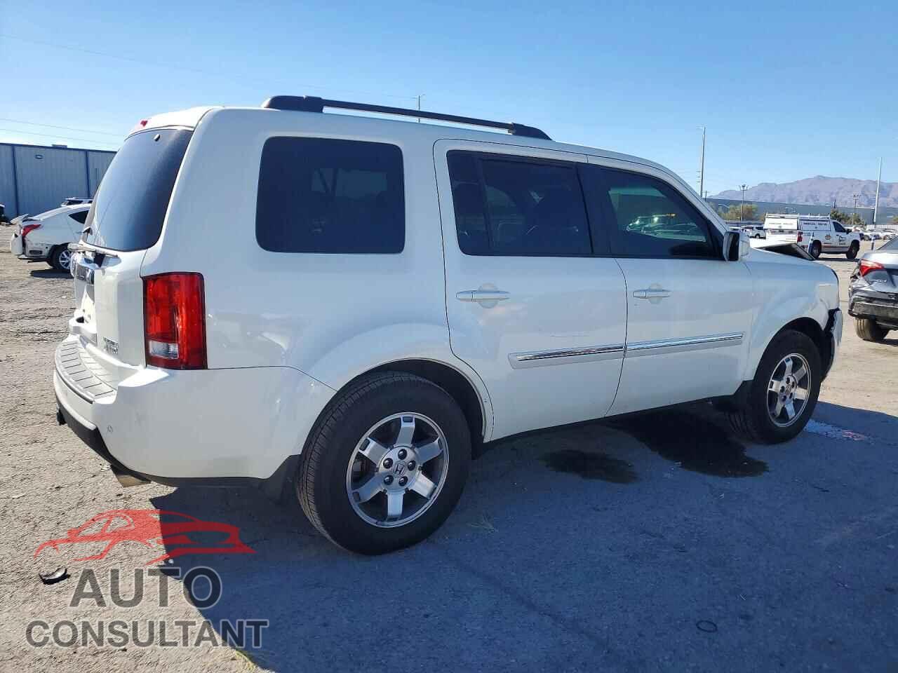HONDA PILOT 2011 - 5FNYF4H96BB002450