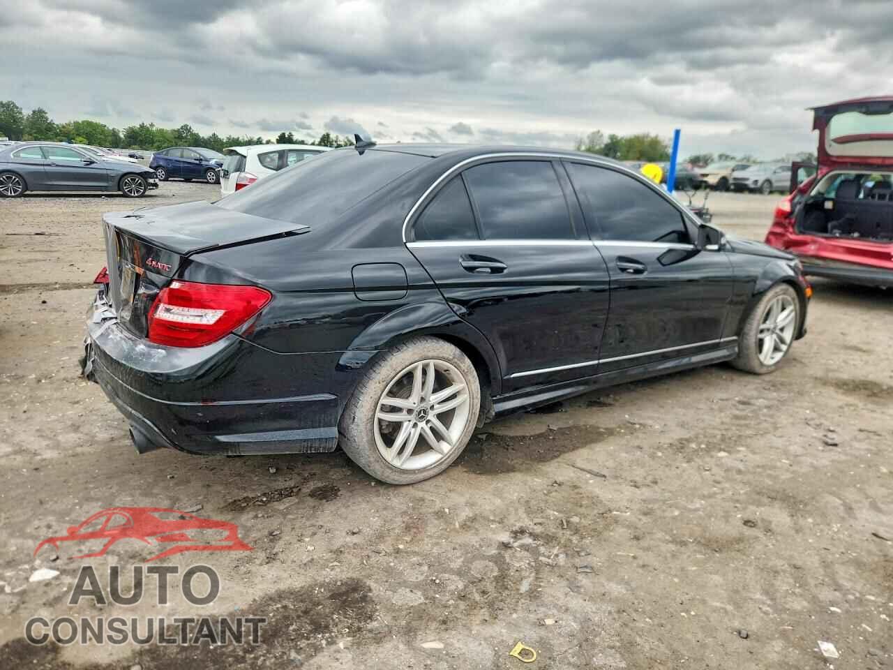 MERCEDES-BENZ C-CLASS 2013 - WDDGF8AB0DR301550