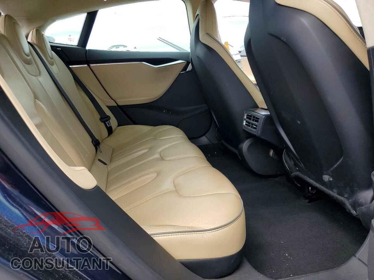 TESLA MODEL S 2013 - 5YJSA1DP8DFP06935