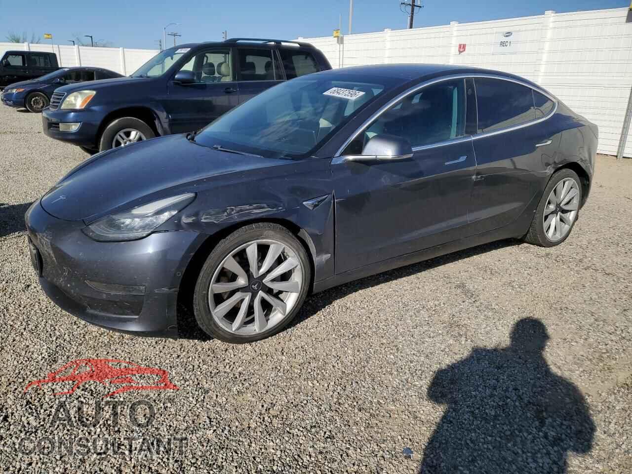 TESLA MODEL 3 2018 - 5YJ3E1EB0JF111343