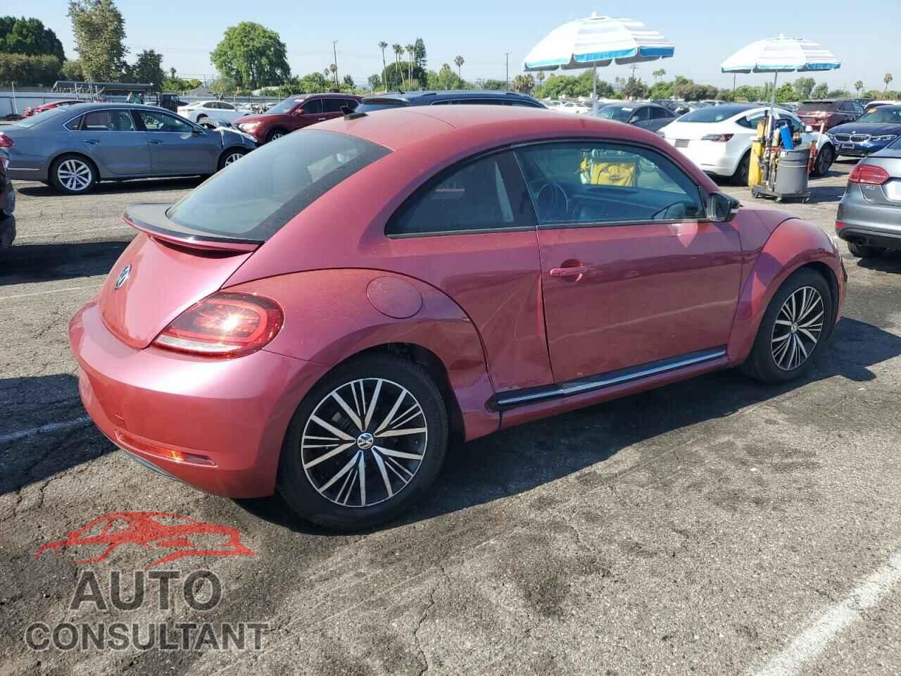VOLKSWAGEN BEETLE 2017 - 3VWF17AT6HM600889