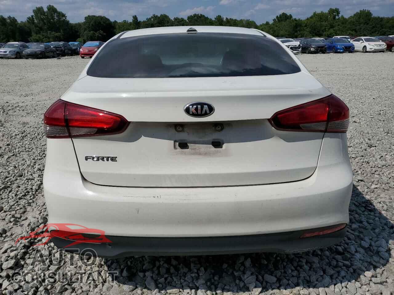 KIA FORTE 2017 - 3KPFK4A76HE052310