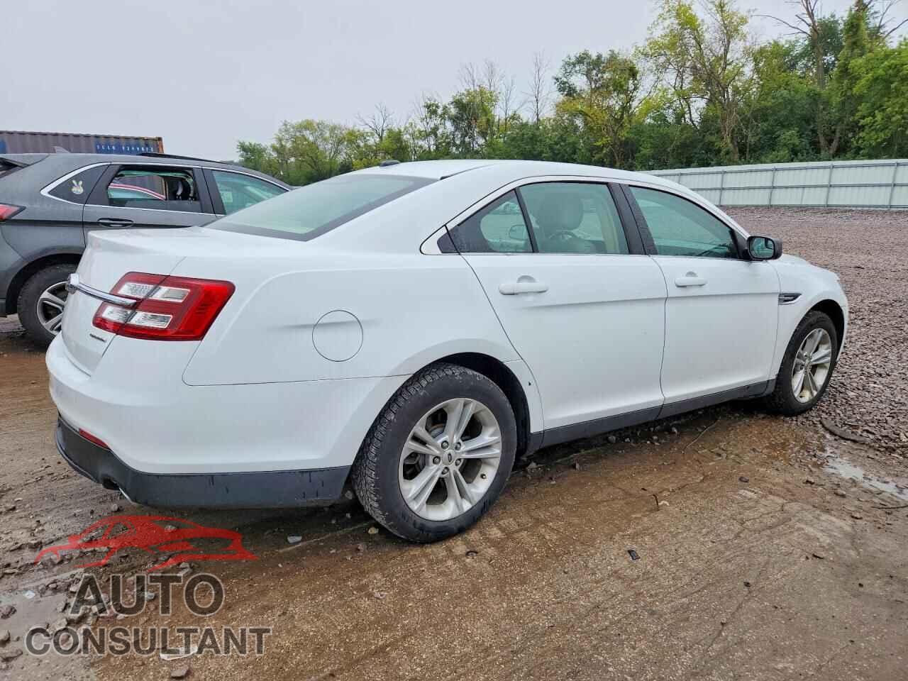 FORD TAURUS 2015 - 1FAHP2D83FG136185