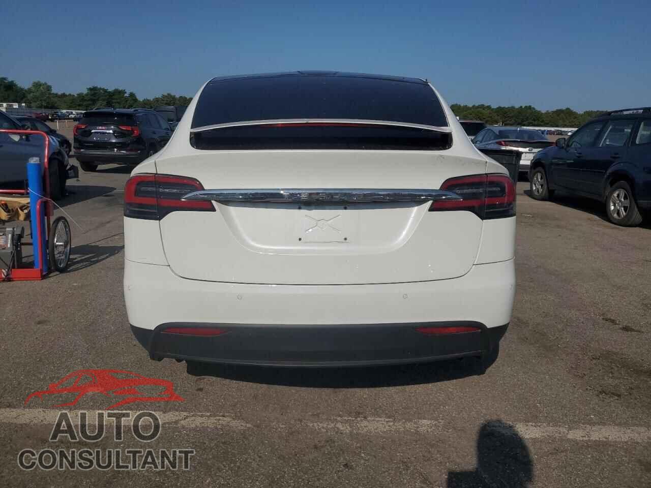 TESLA MODEL X 2016 - 5YJXCBE22GF008219